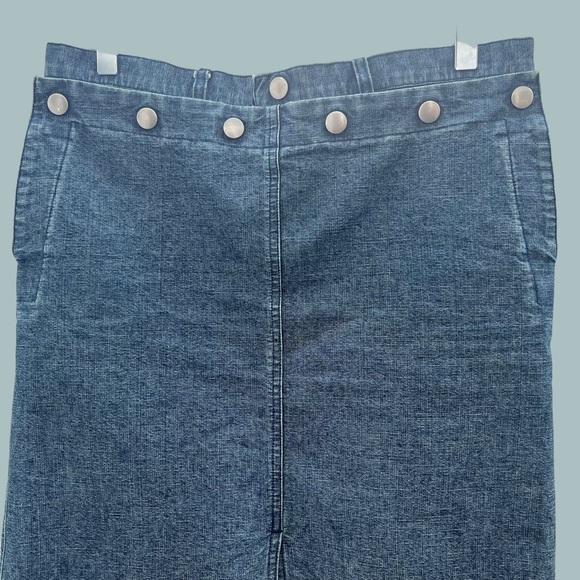 Joseph denim skirt, mid length with stud accents front & sides Pre-loved vgc. - Picture 6 of 8